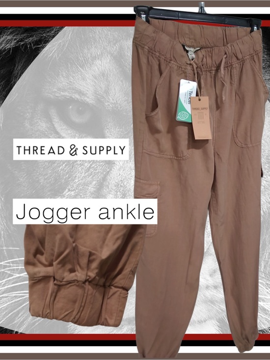 Thread & Supply Pants - *NWT* - Thread & Supply Khaki Cargo style Jogger Ankle Pants Sz M + FGWP!